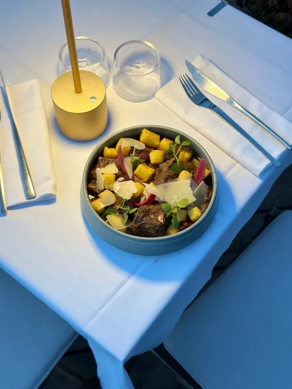 Plats, Antibes, L'Ôstral