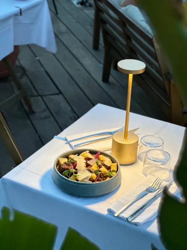 Plats, Antibes, L'Ôstral