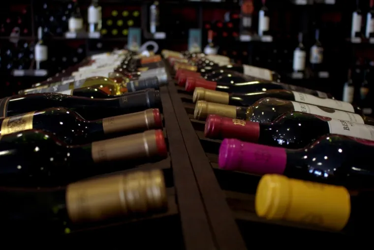 Où déguster de bons vins du terroir à Antibes ?, Antibes, L'Ôstral